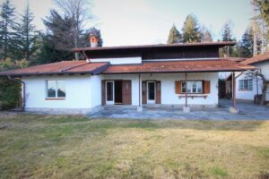 House and depandance with large garden hills of Stresa