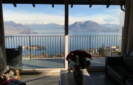 Villa with magnificent lake view and Stresa hills