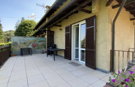 Semi-detached house in Gignese in the Alpino area