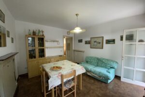 Apartment in a court house Apartment in a court house