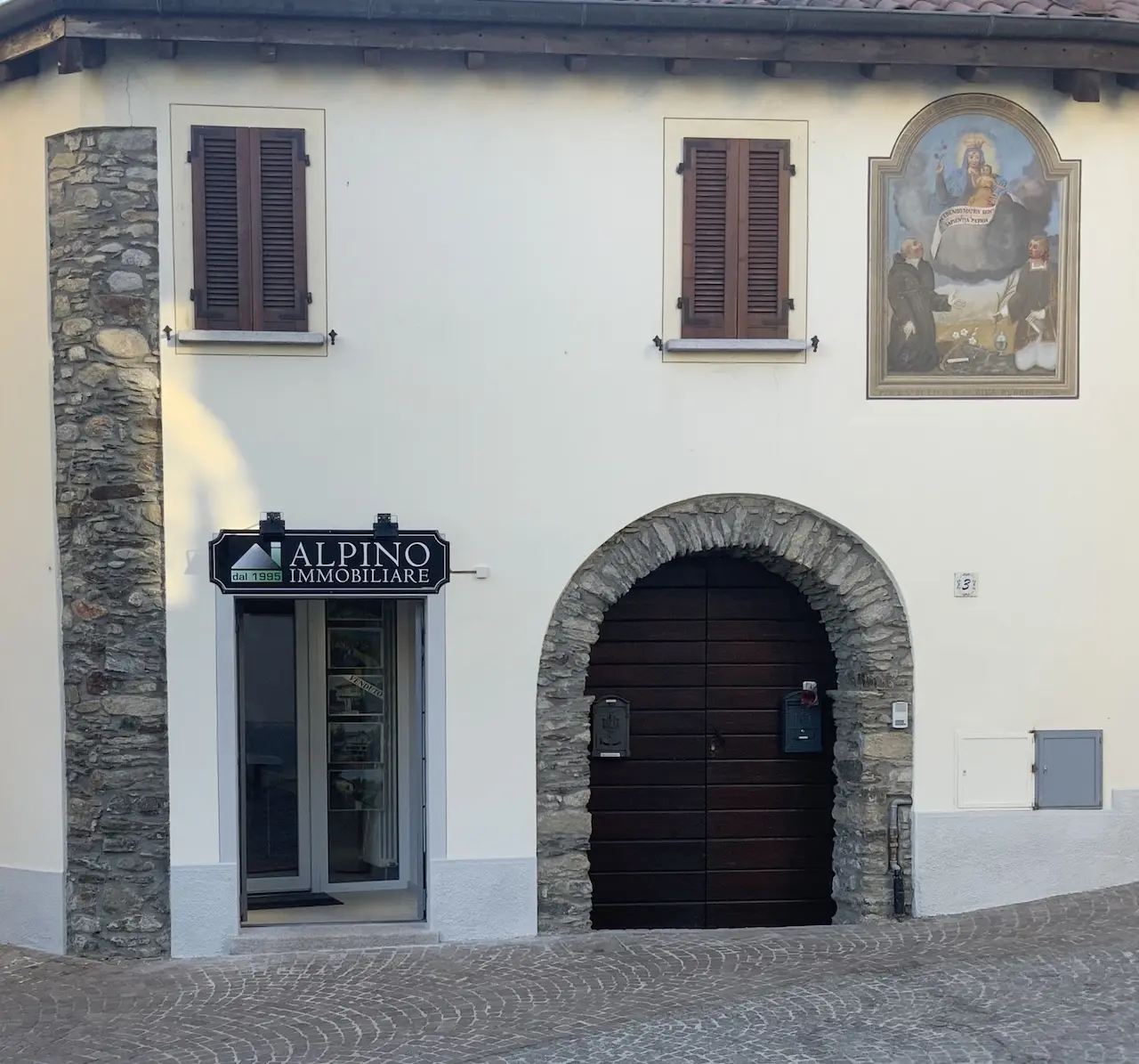 Entrata Alpino Immobiliare Gignese