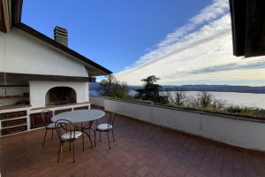 Attico vista lago alture di Lesa
