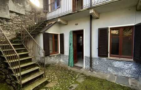 Casa d’epoca indipendente con corte Gignese