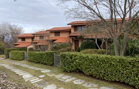 Villa in complesso residenziale