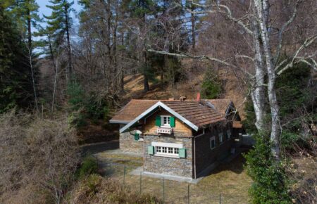 Period stone chalet in the Stresa hills