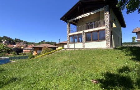 Villa Indipendente e Vista Panoramica nel Centro di Gignese