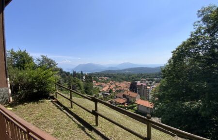 Three-room apartment with panoramic views and a livable porch in Gignese